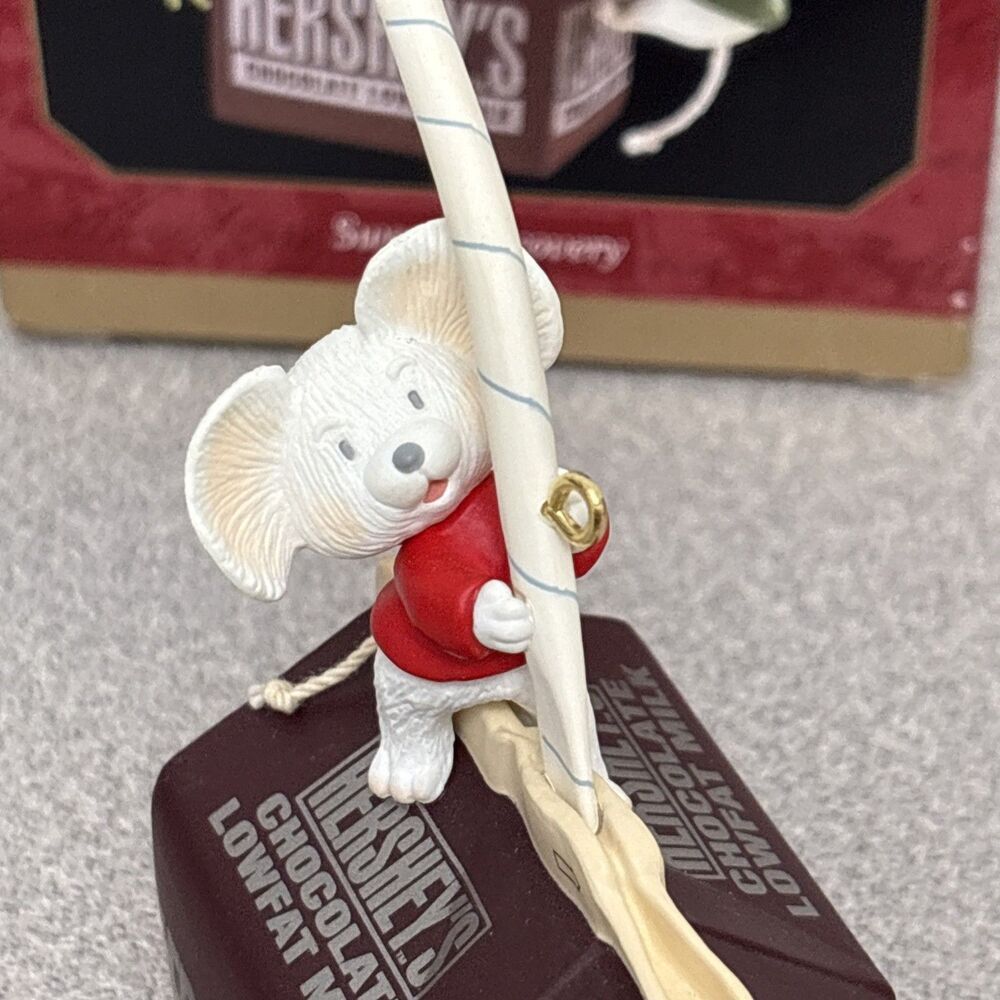 Hallmark‎ Keepsake Sweet Discovery Hershey’s Chocolate Milk Mouse Ornament 1997 - Picture 4 of 5
